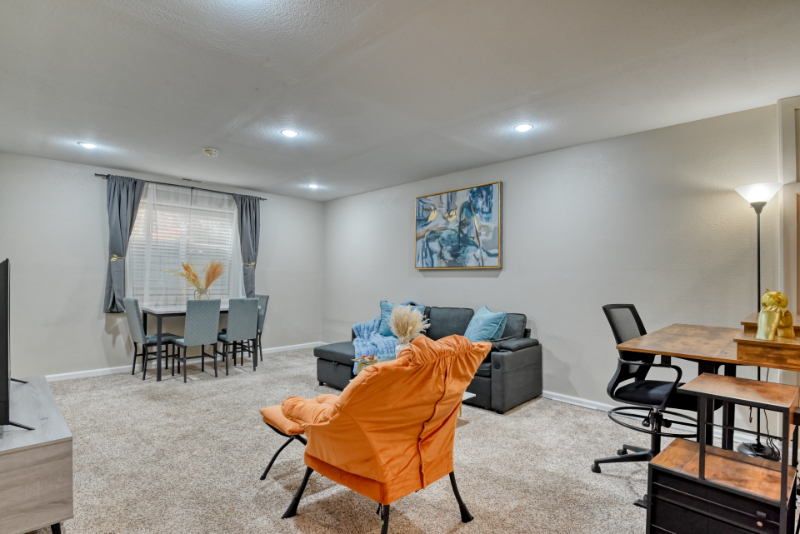 2631 Thrush Grv #1 - Photo 3 of 20