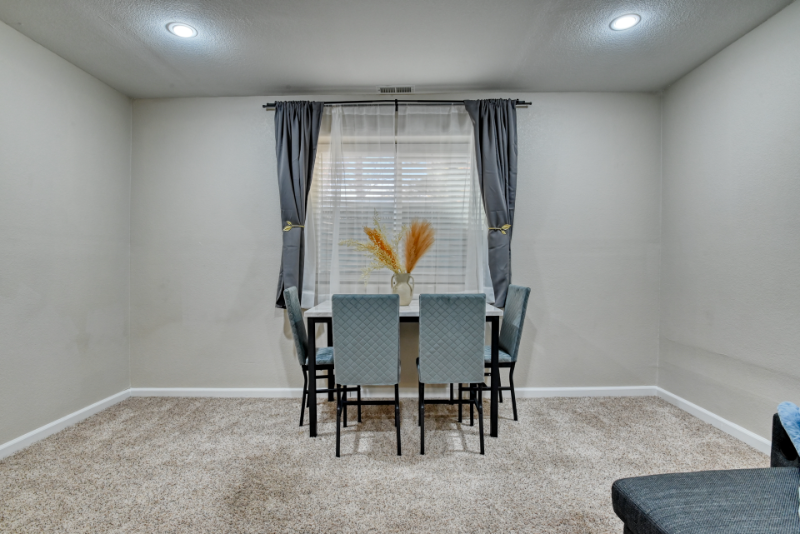 2631 Thrush Grv #1 - Photo 4 of 20