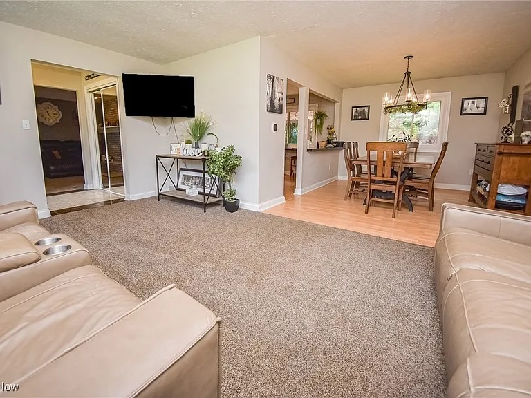 10266 Huntington Park Drive - Photo 3 of 20