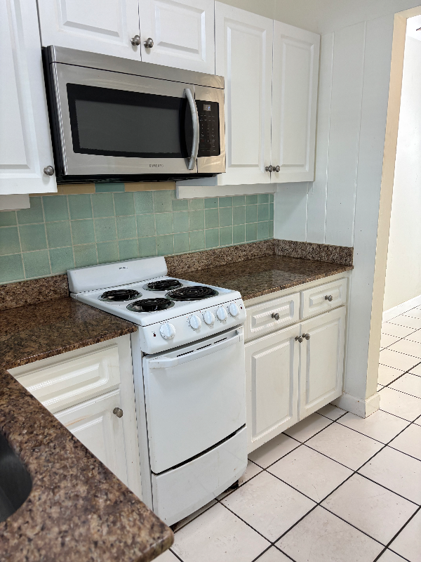 421 Neave #421NE15AVE - Photo 2 of 9