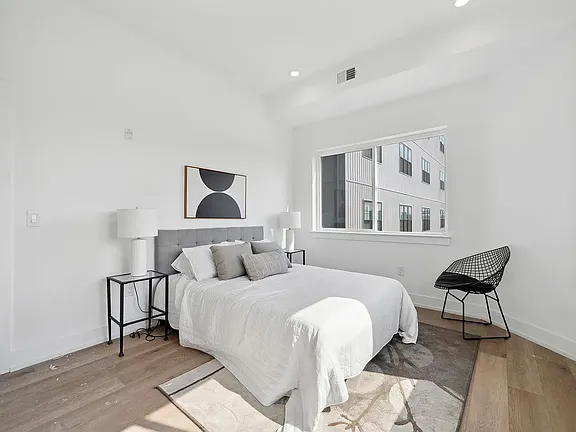 3038 Richmond St #10 - Photo 3 of 18