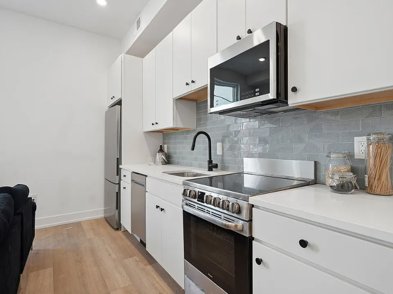 3038 Richmond St #10 - Photo 4 of 18