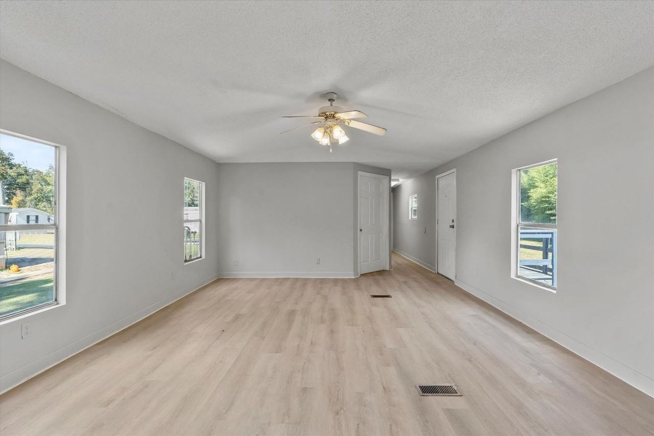 210 Cameron Cir - Photo 4 of 19