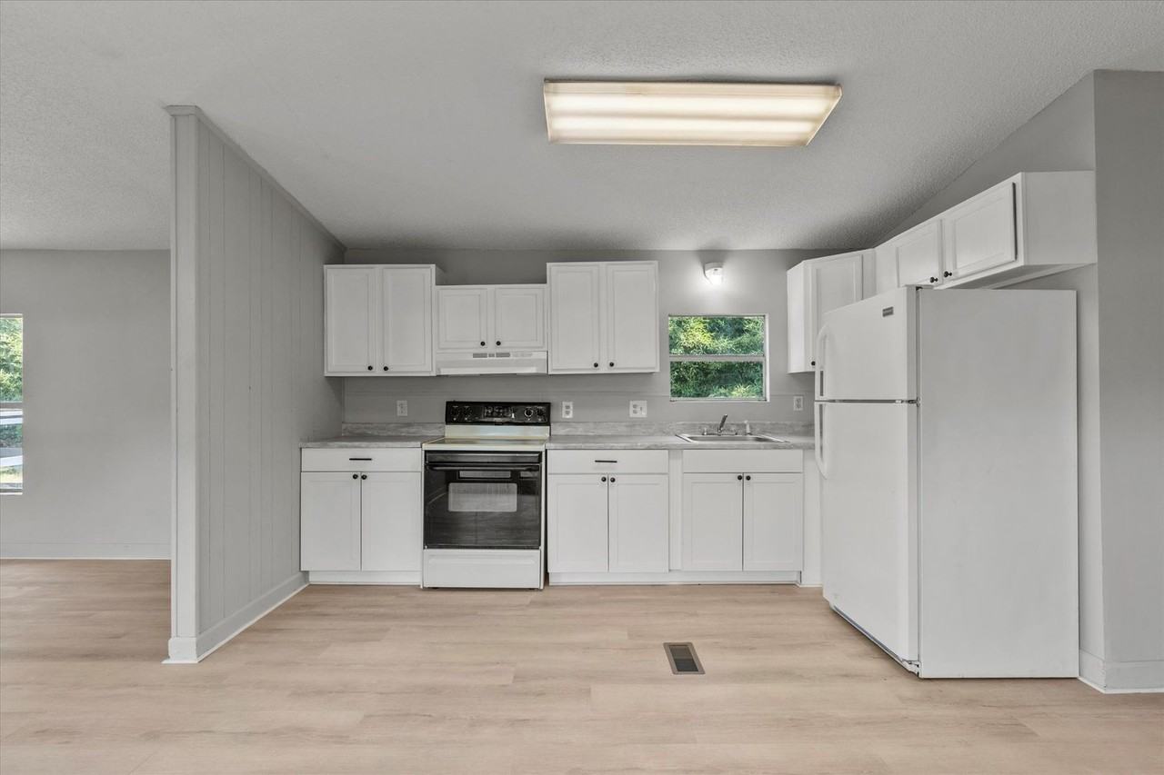 210 Cameron Cir - Photo 5 of 19