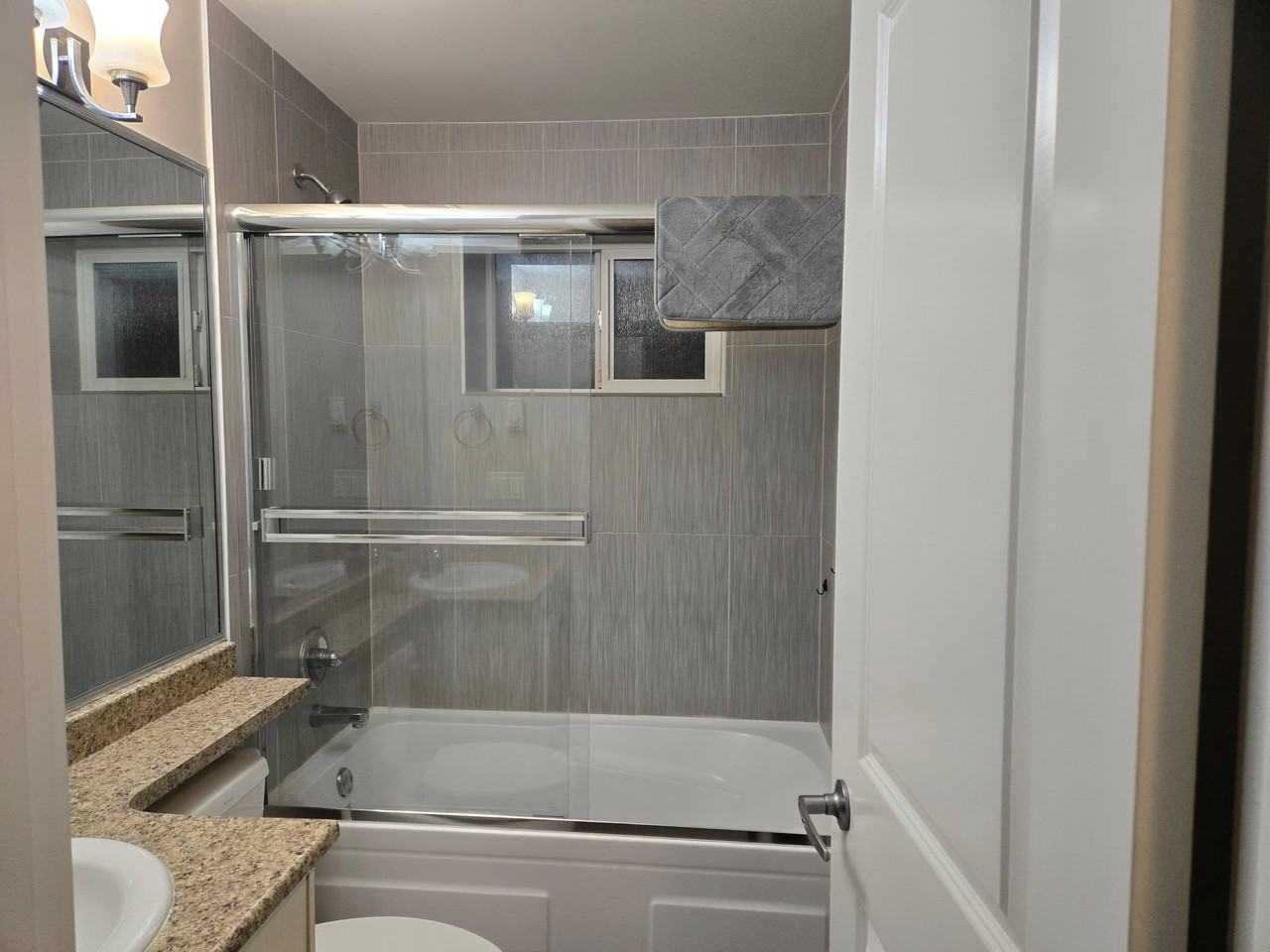 19068 68 Avenue - Photo 5 of 7
