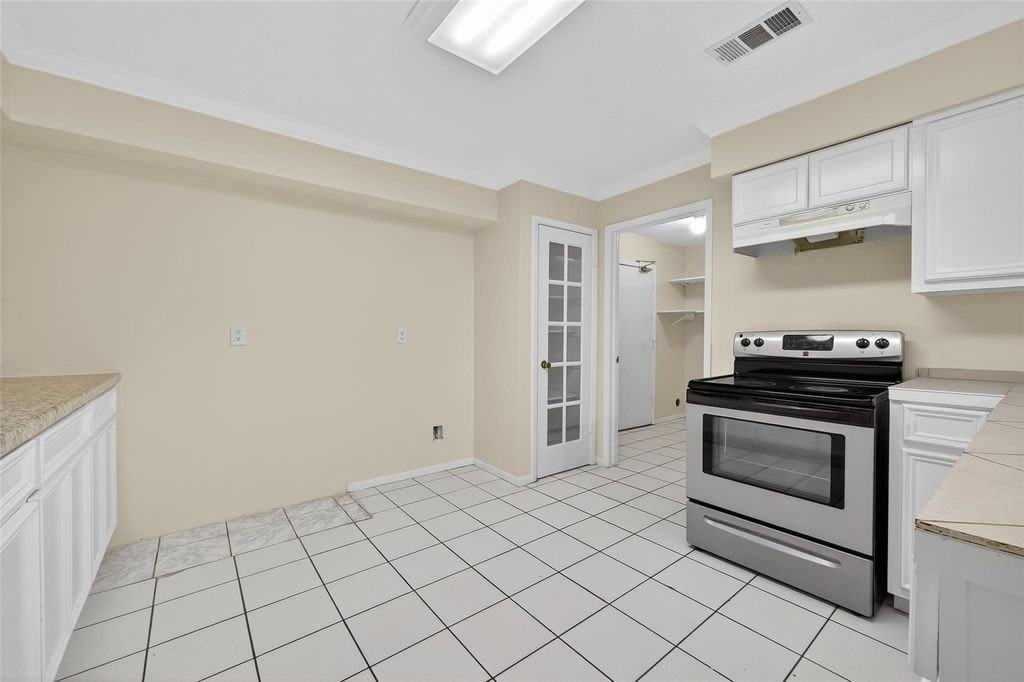 6415 Grandvale Drive - Photo 3 of 18