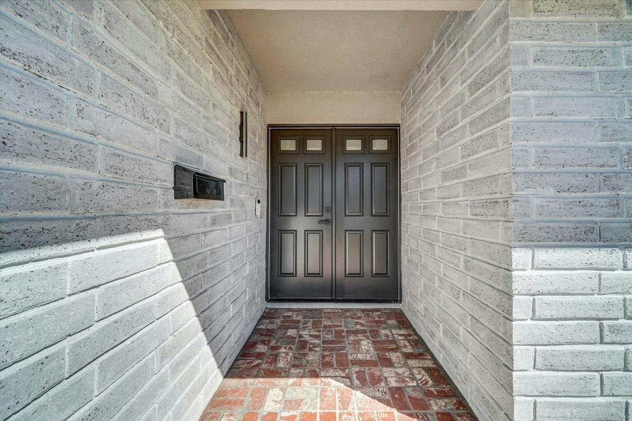 17472 Bellport Circle - Photo 3 of 22