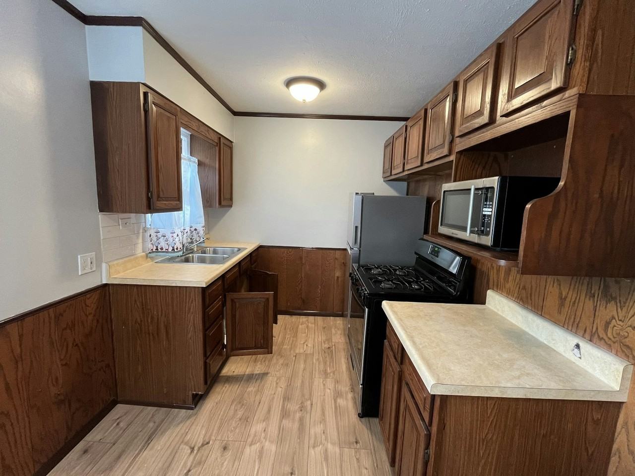 12201 Summerland Avenue - Photo 7 of 11