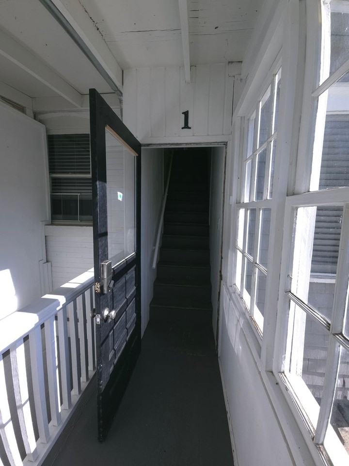 648 University - Photo 2 of 17