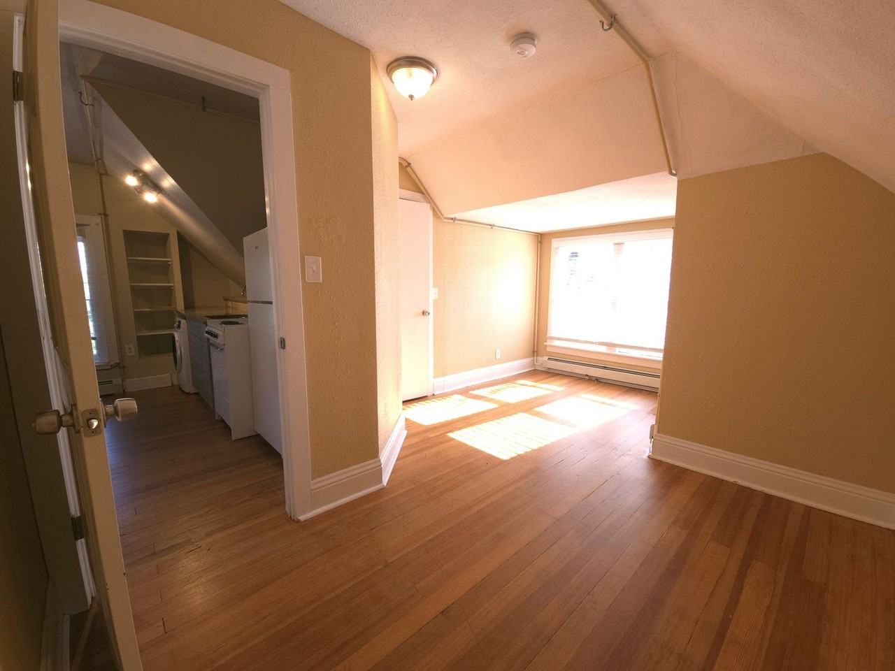 648 University - Photo 7 of 17