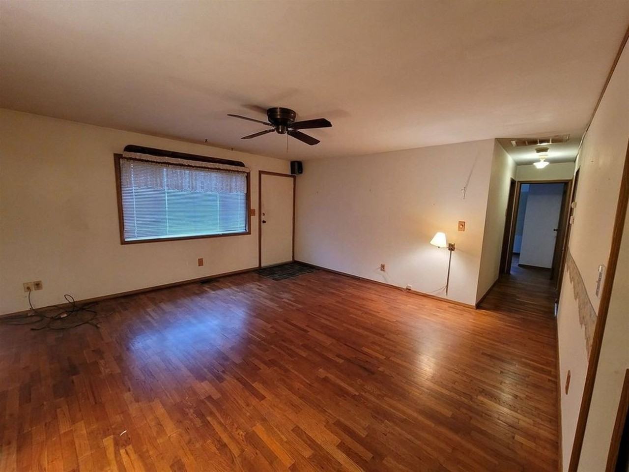 801 East Gerhart Street - Photo 3 of 8