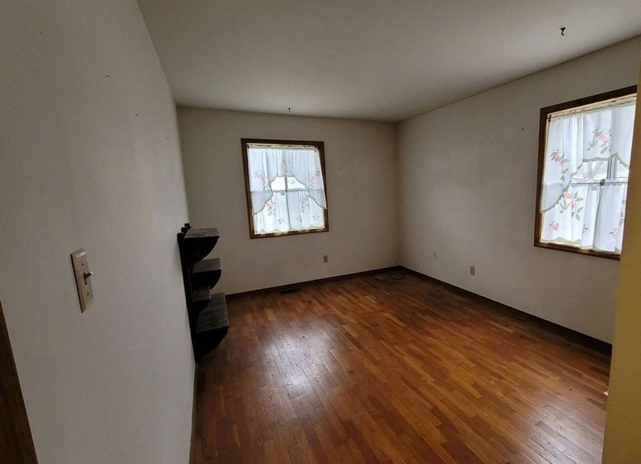 801 East Gerhart Street - Photo 6 of 8