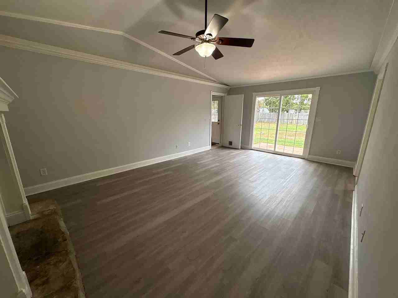 3346 Ravenwood Dr - Photo 3 of 15
