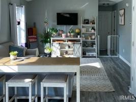 featured image of 541 E Cardinal Glen Dr