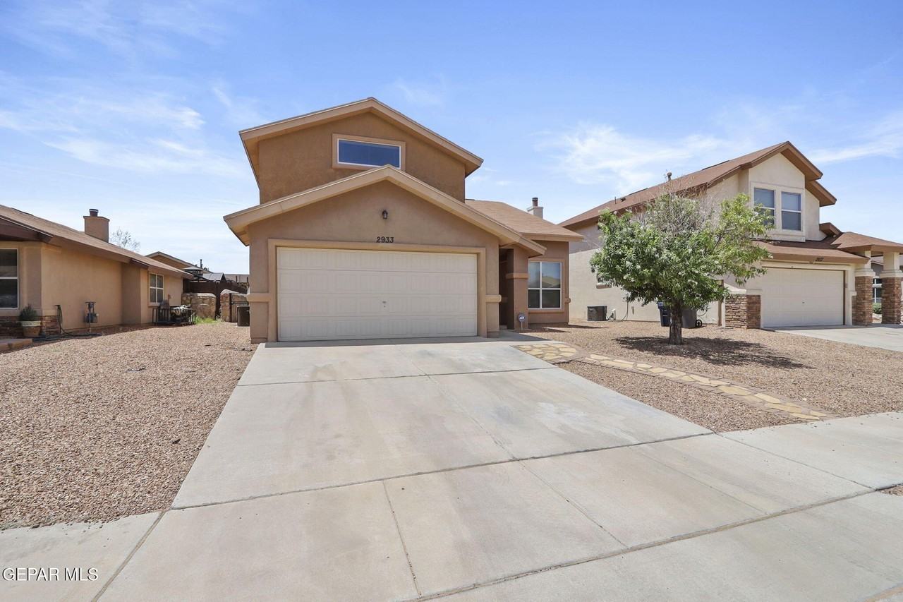 2933 Pebble Rock Place - Photo 2 of 38