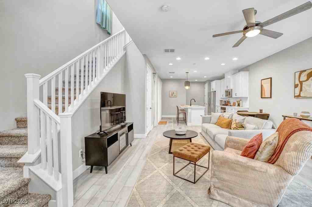 688 Cottonwood Hill Pl - Photo 2 of 12