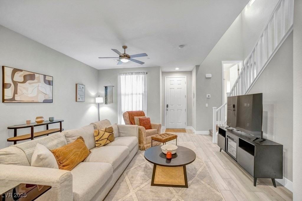 688 Cottonwood Hill Pl - Photo 4 of 12