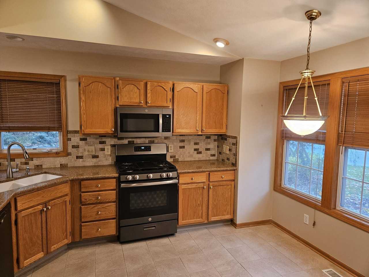 3877 Old Elm Dr Se #113 - Photo 5 of 34