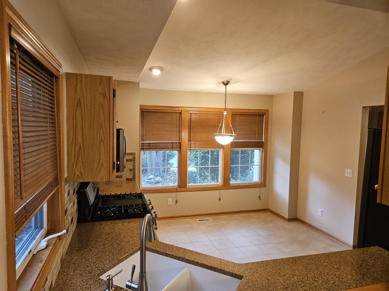 3877 Old Elm Dr Se #113 - Photo 6 of 34