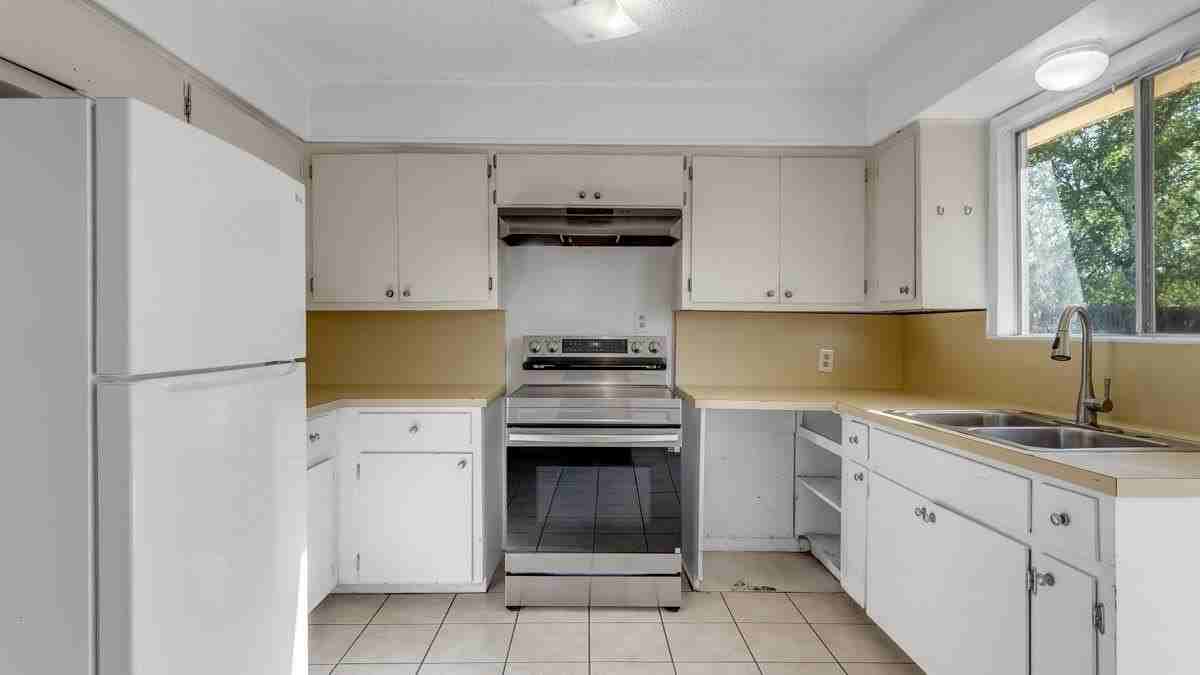 848 Pecan Ln - Photo 7 of 29