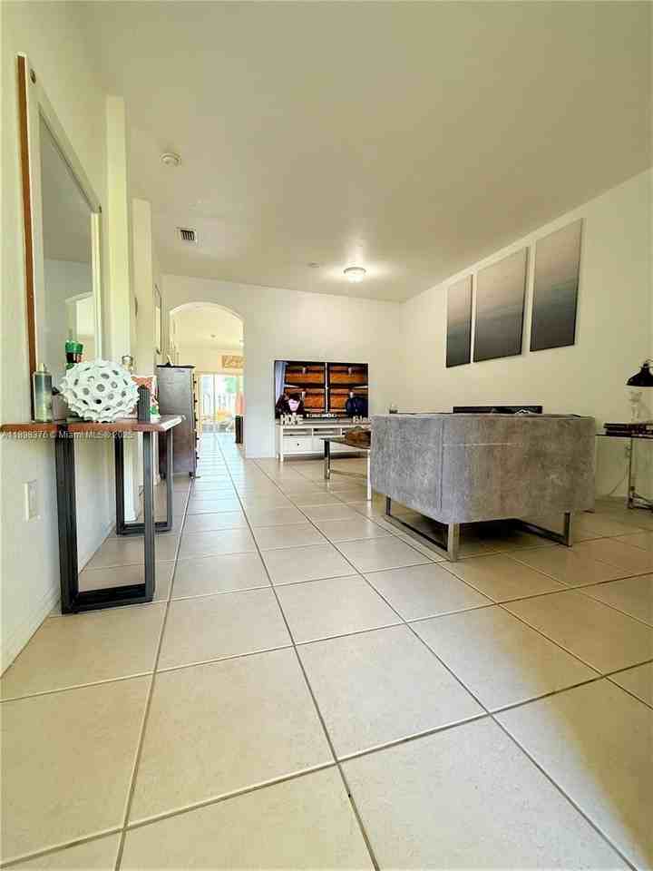 10984 Southwest 182nd Lane #0 - Photo 4 of 21