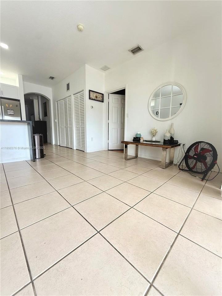 10984 Southwest 182nd Lane #0 - Photo 7 of 21