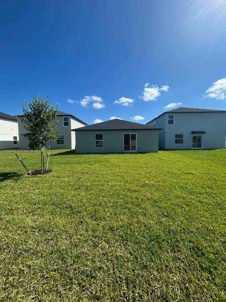 4022 San Felice Ln - Photo 3 of 14