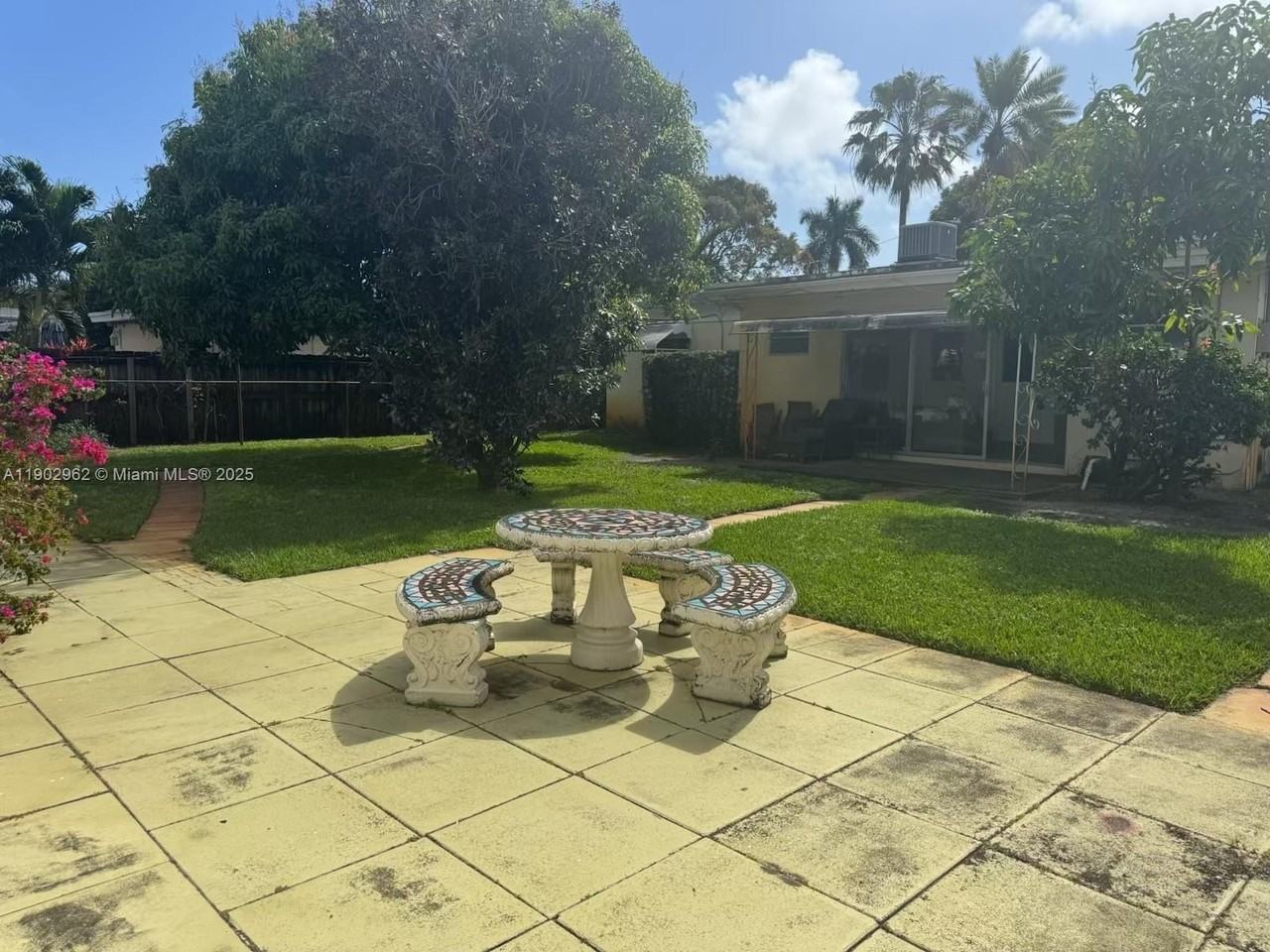 1639 Fletcher St #C - Photo 4 of 9