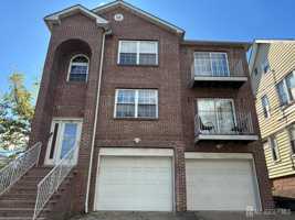 featured image of 174 Keer Ave