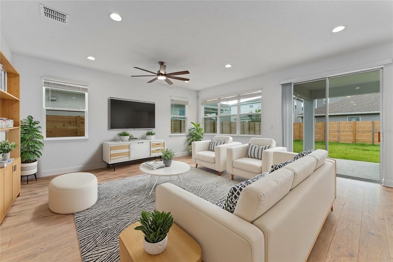 19154 Planetree Street - Photo 5 of 30