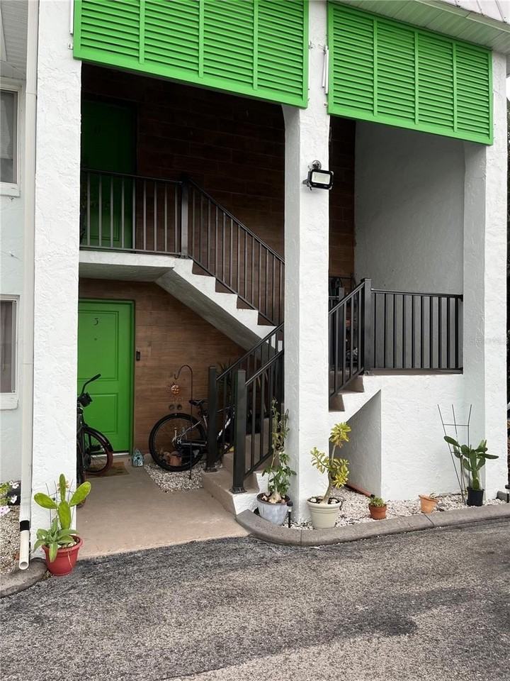 4963 Viceroy St #B - Photo 2 of 12