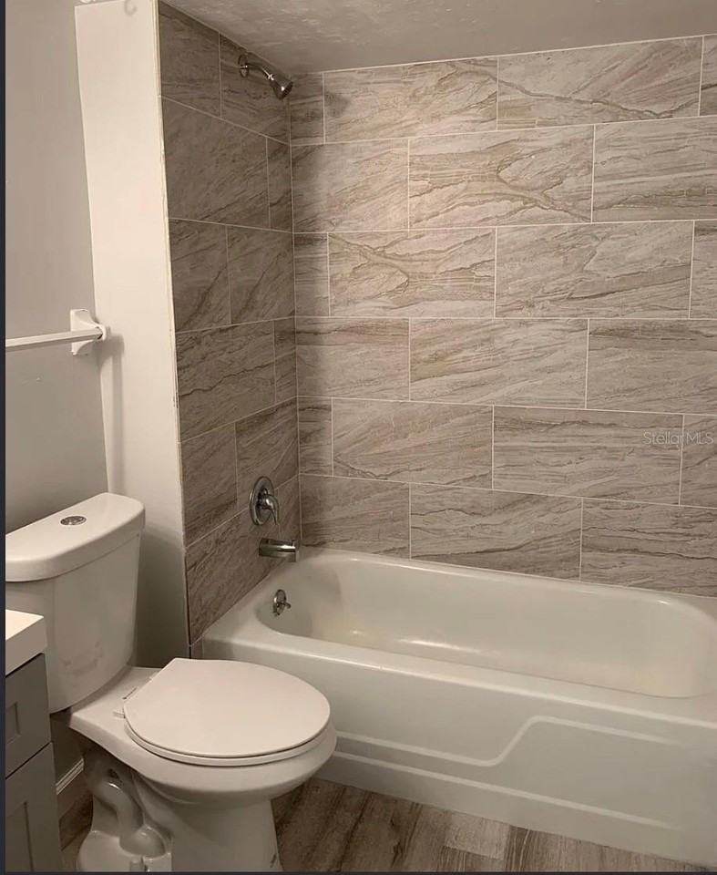 4963 Viceroy St #B - Photo 7 of 12