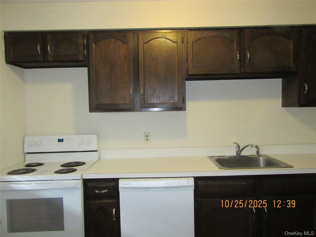 41 Weathervane Dr #10 - Photo 4 of 25