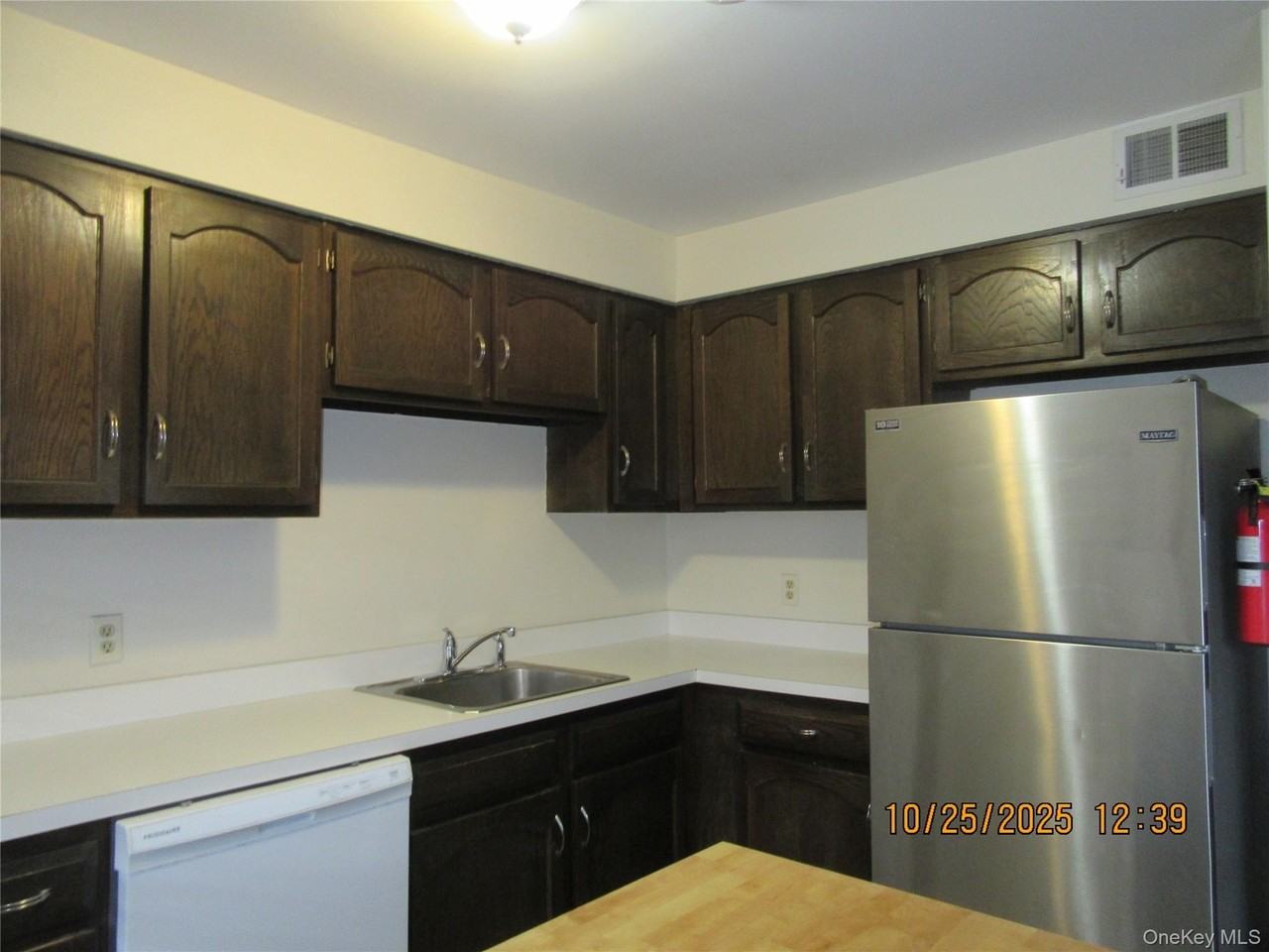 41 Weathervane Dr #10 - Photo 5 of 25