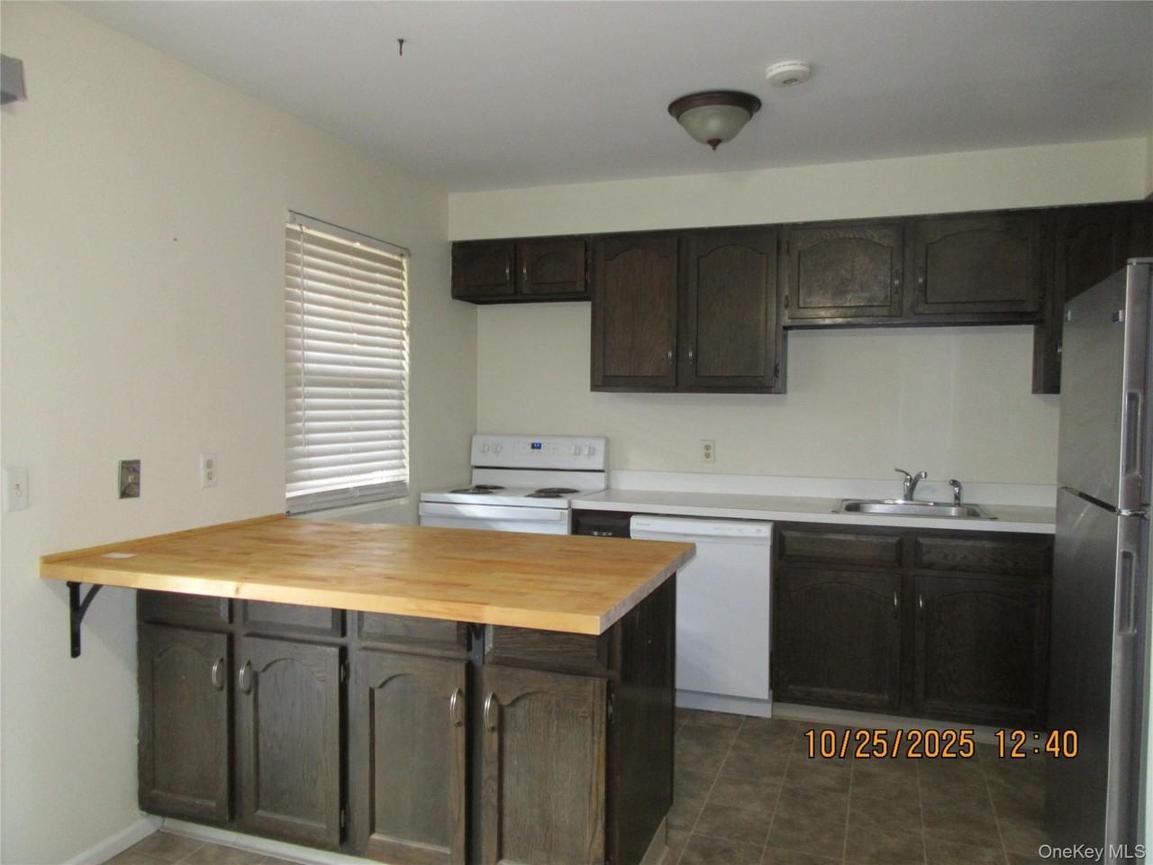 41 Weathervane Dr #10 - Photo 6 of 25