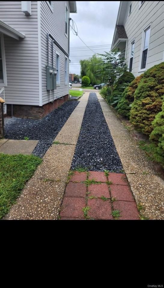 18 Carman St - Photo 4 of 12