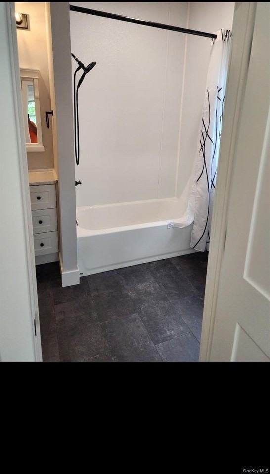 18 Carman St - Photo 7 of 12