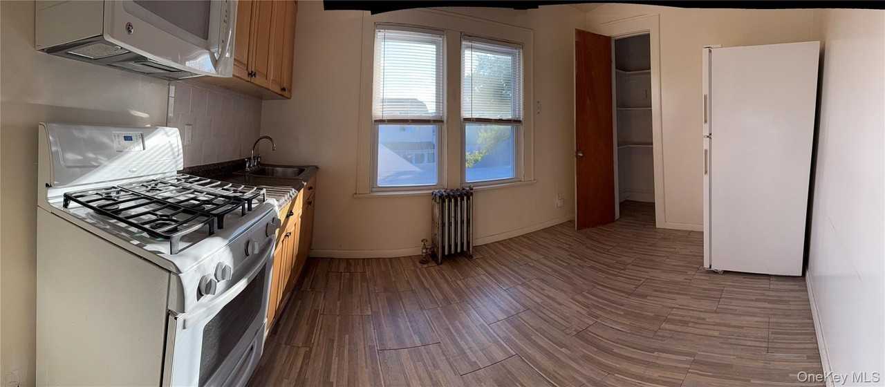 76 E Argyle St - Photo 2 of 4