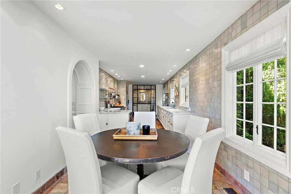 464 Holly St - Photo 4 of 45