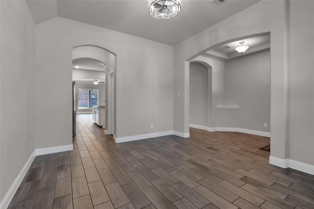 1423 Tumbleweed Trail - Photo 4 of 28