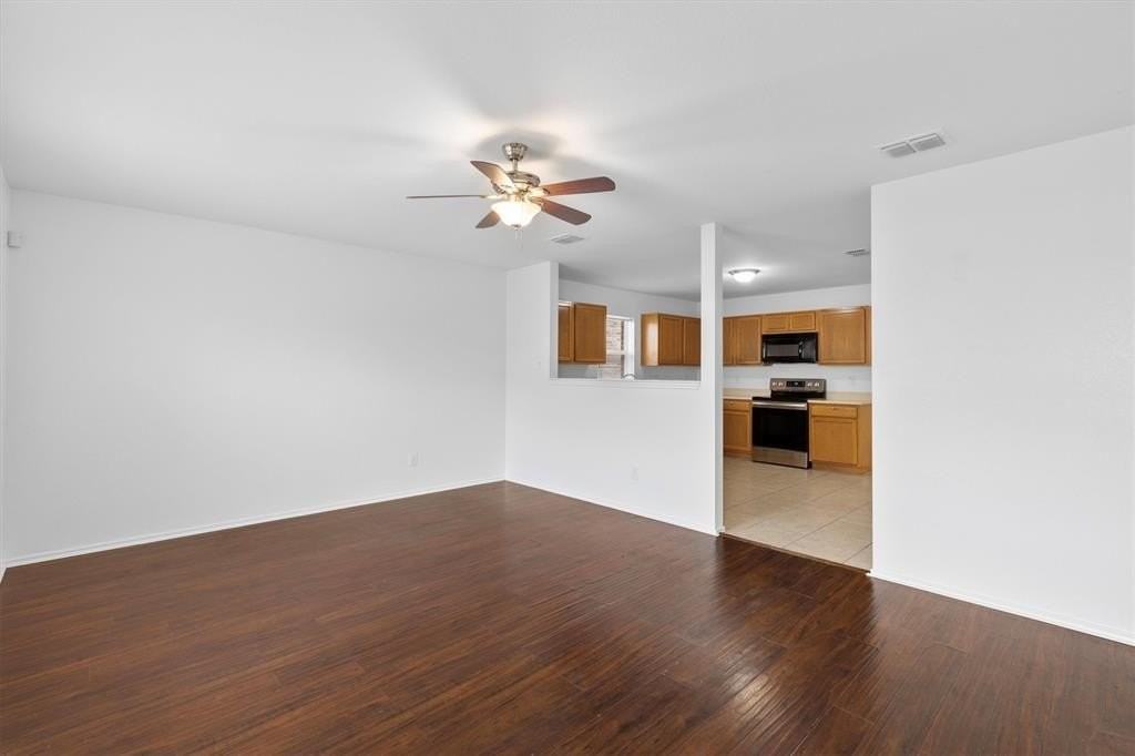 1009 Shelborn Dr - Photo 6 of 17