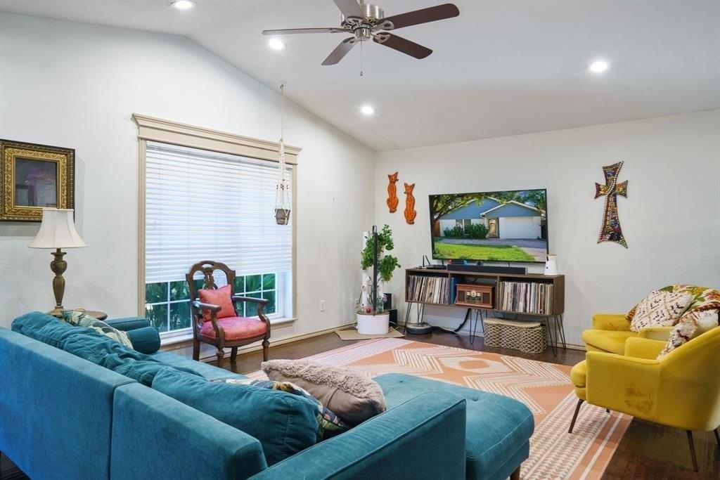 4316 Sycamore St - Photo 3 of 23