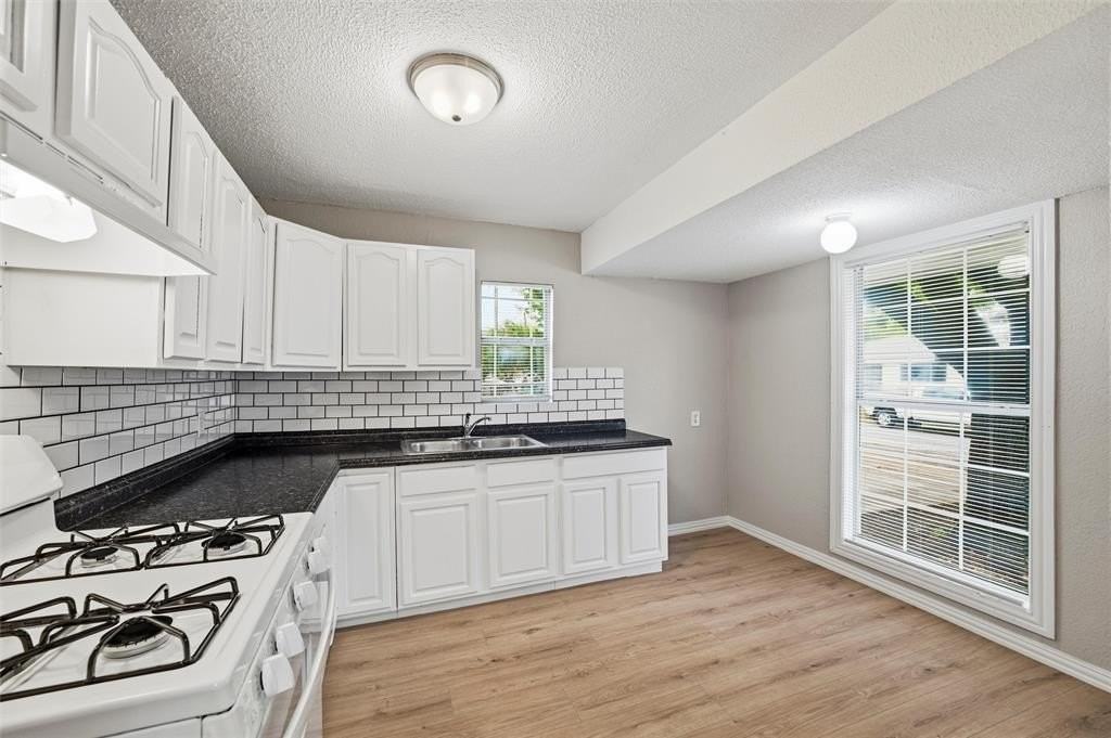 1110 Northeast 17th Street - Photo 4 of 16