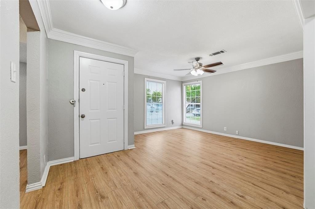 1110 Ne 17th St - Photo 3 of 16