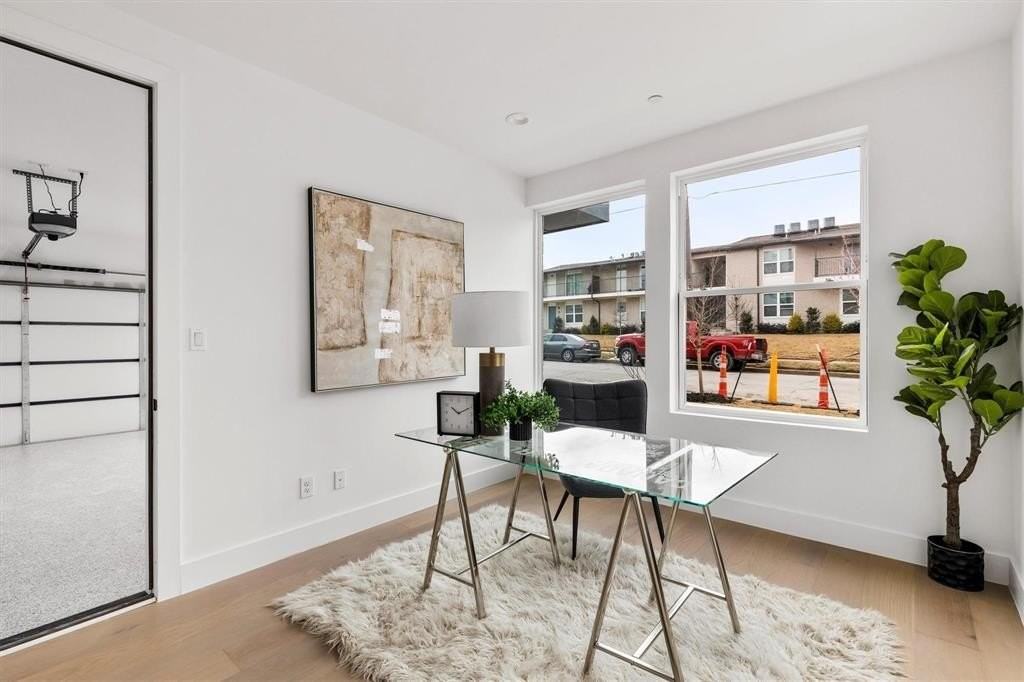 604 N Ewing Ave #105 - Photo 3 of 28