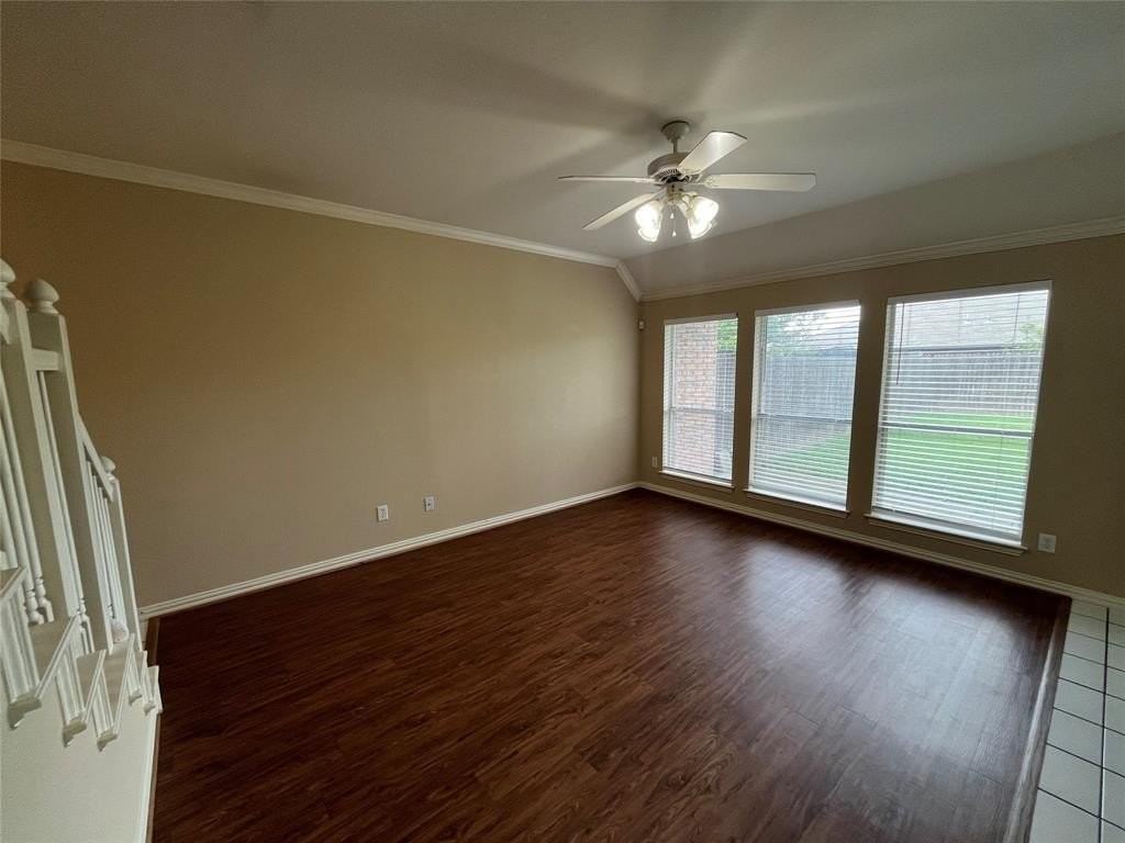 5733 Blackmon Ct - Photo 3 of 15