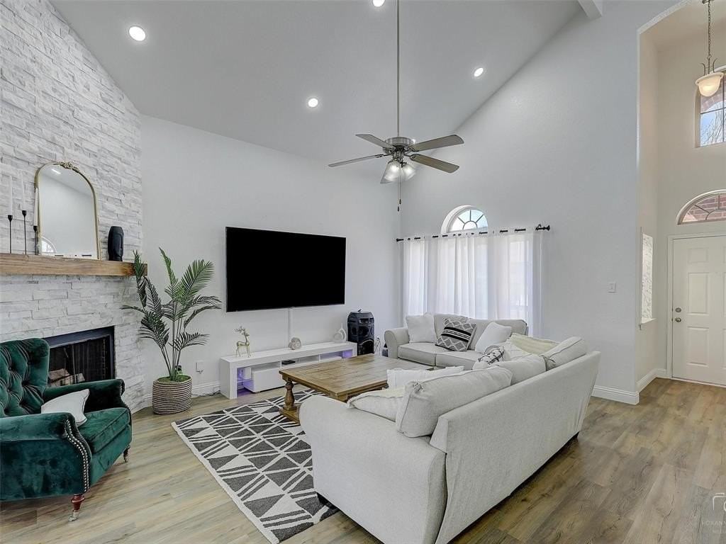 6324 Maritime St - Photo 4 of 25