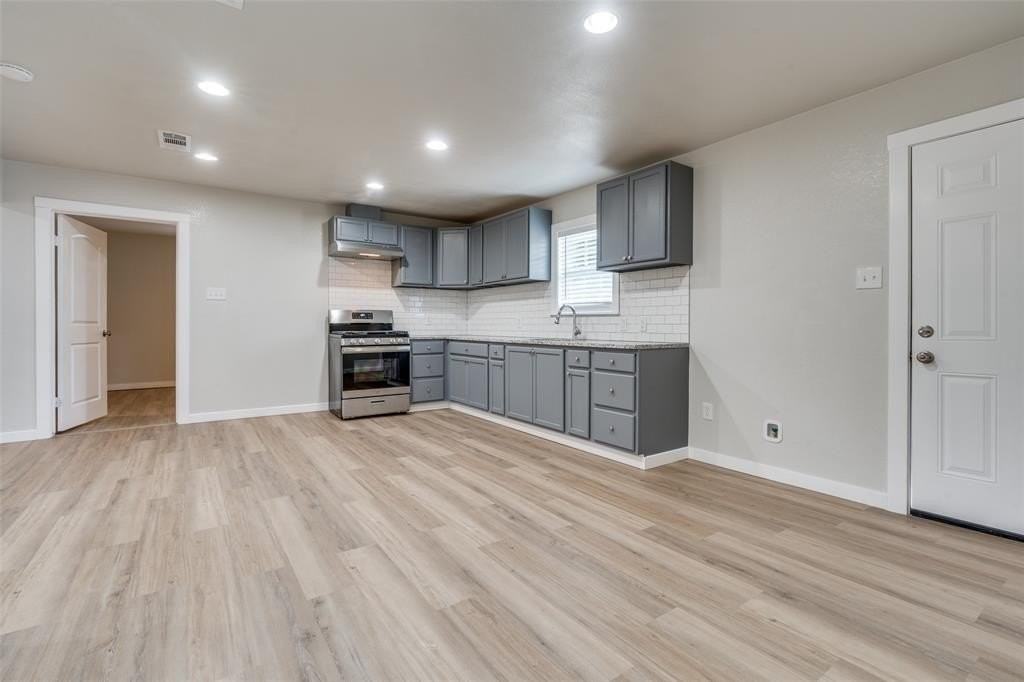 225 W Belt Line Rd - Photo 3 of 21