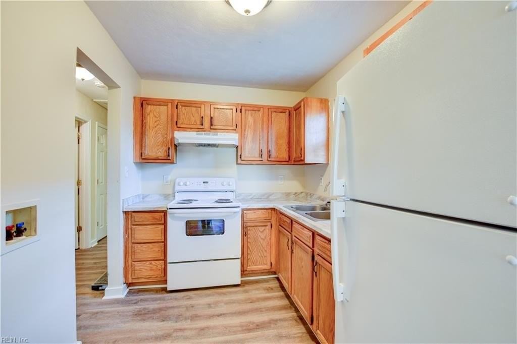 409 Hunter St - Photo 2 of 10