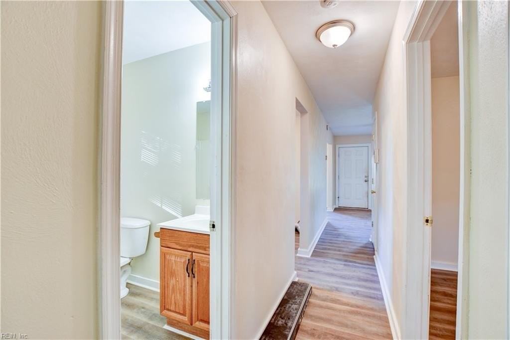 409 Hunter St - Photo 4 of 10